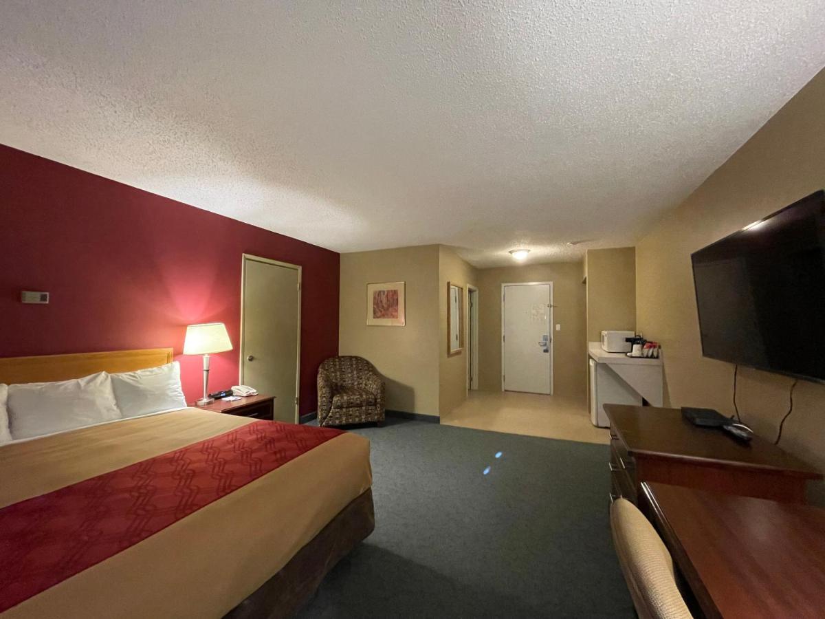 Travelodge By Wyndham Fort St John Fort St. John Exterior photo
