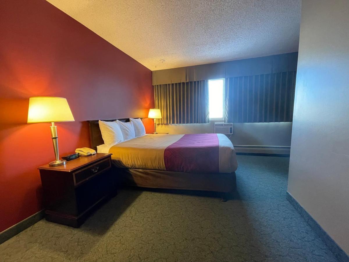 Travelodge By Wyndham Fort St John Fort St. John Exterior photo