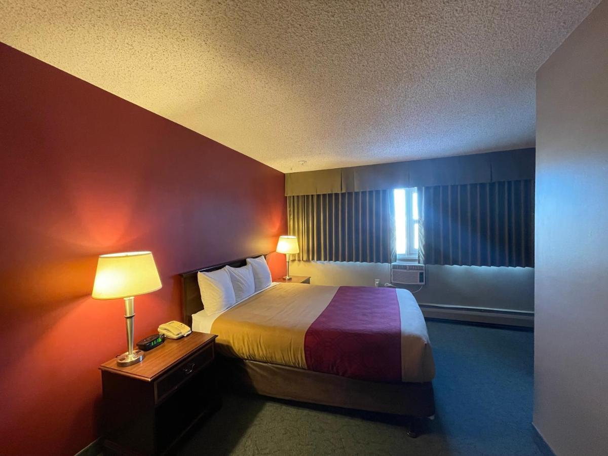 Travelodge By Wyndham Fort St John Fort St. John Exterior photo
