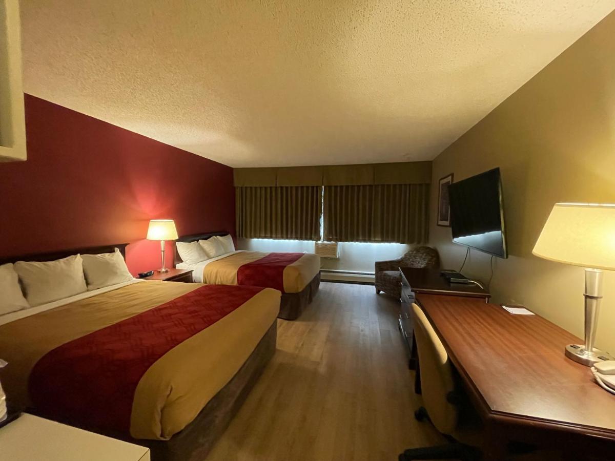 Travelodge By Wyndham Fort St John Fort St. John Exterior photo