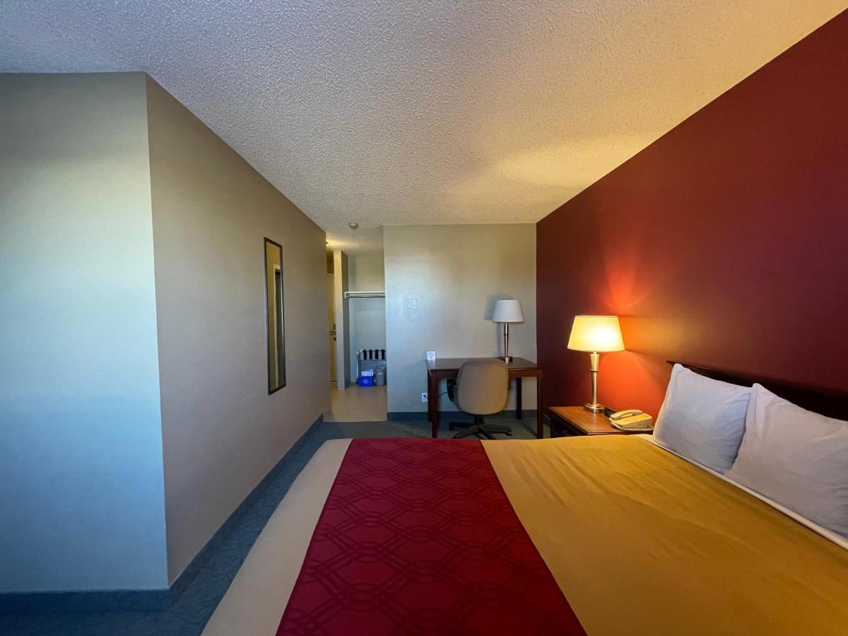 Travelodge By Wyndham Fort St John Fort St. John Exterior photo