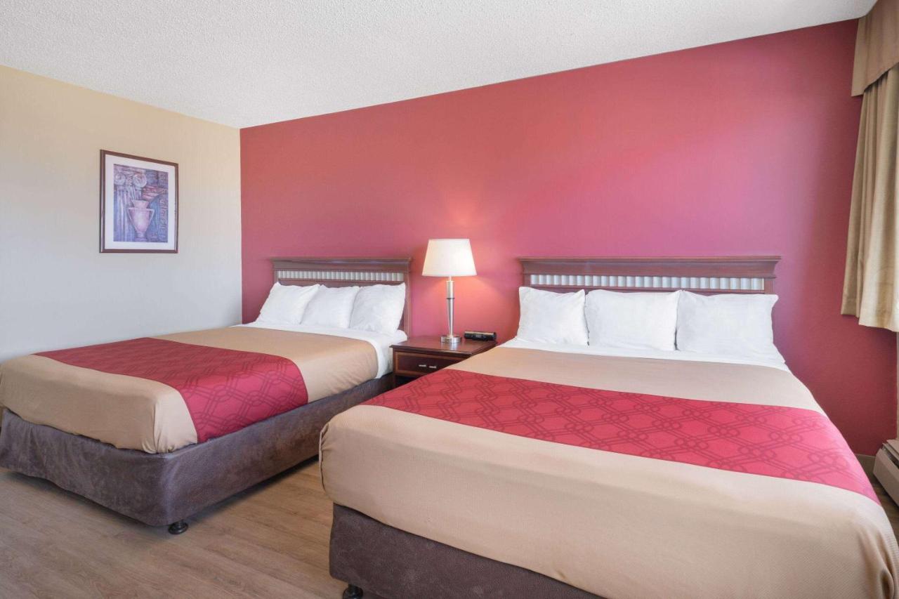 Travelodge By Wyndham Fort St John Fort St. John Exterior photo