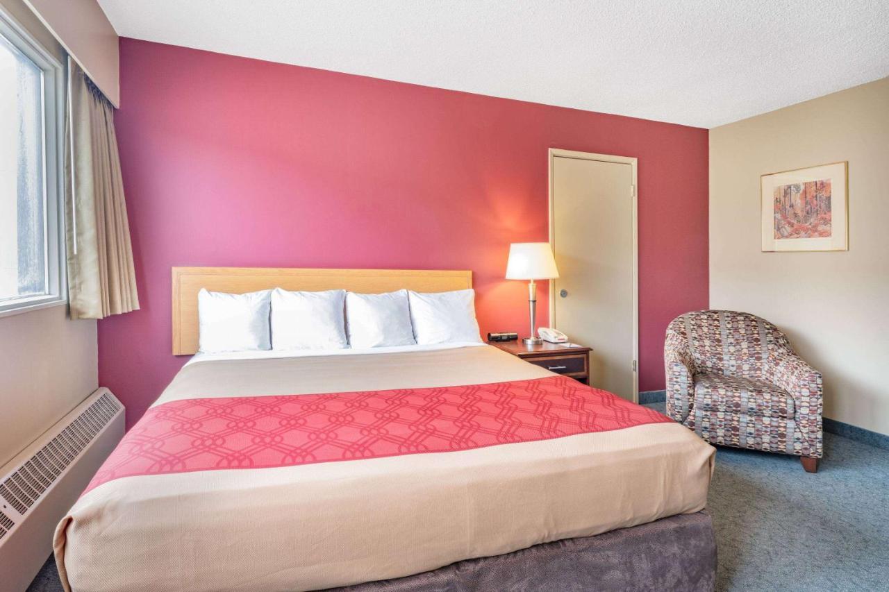 Travelodge By Wyndham Fort St John Fort St. John Exterior photo